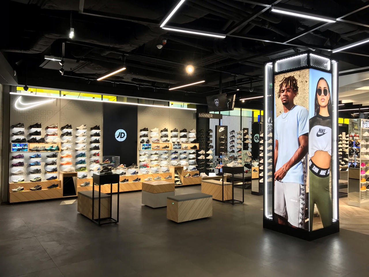 Een foto van de winkel JD Sports in The Westfield mall of the Netherlands